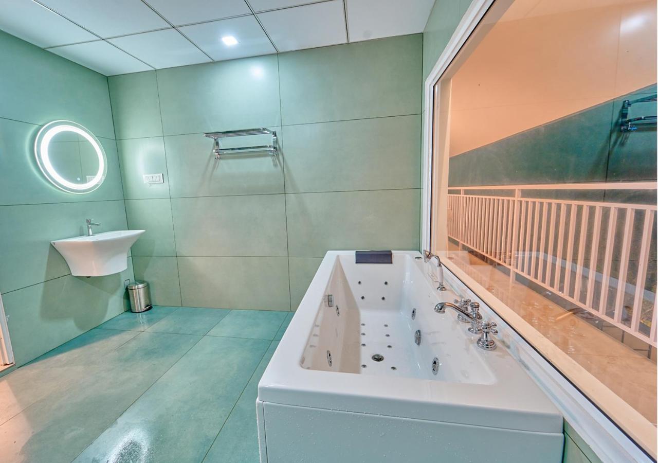 Ice Mist Pool Resort Munnar By Voye Homes Exteriör bild